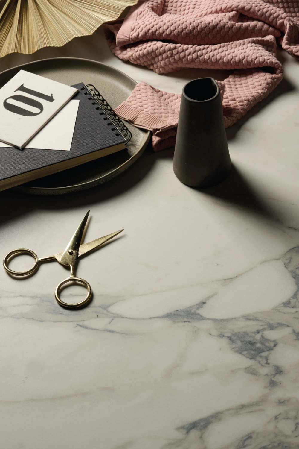 Scissors on Sapienstone Ceramic