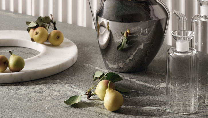 Stone-effect porcelain stoneware worktops: sustainable kitchen design